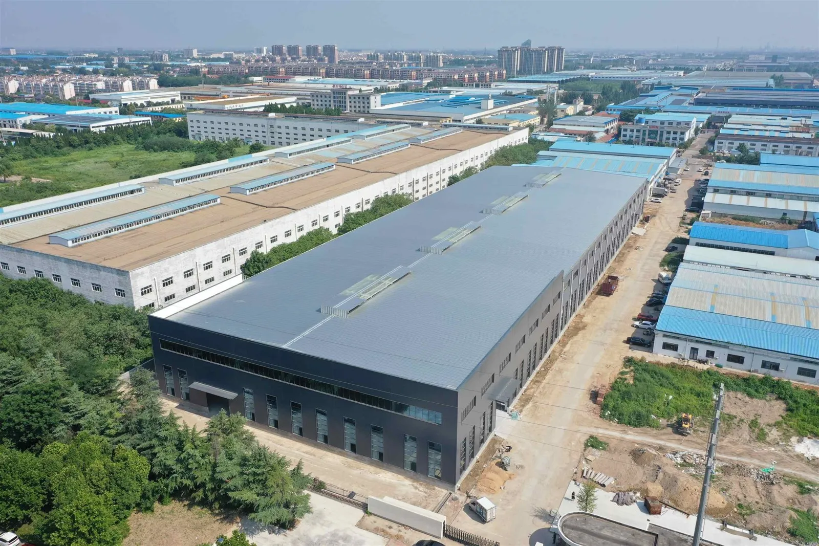 Im März 2025 wurde die für den Kunden maßgeschneiderte Stahlkonstruktionswerk...